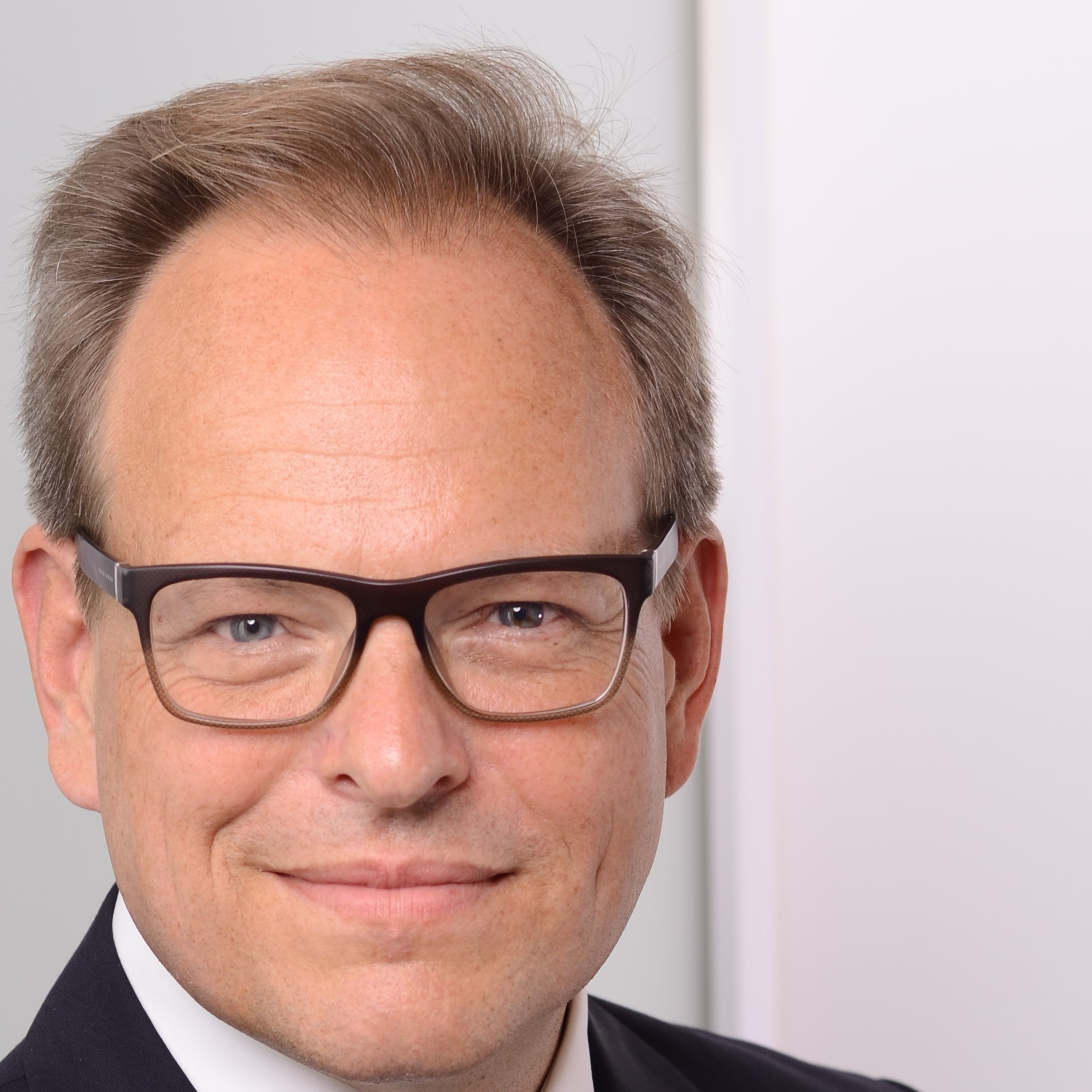 Prof. Tillmann Lüders